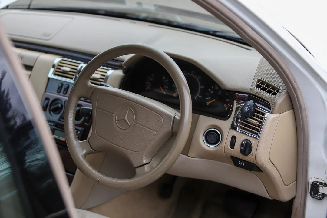 1998 Mercedes-Benz W210 E-Class - Image 16 of 30