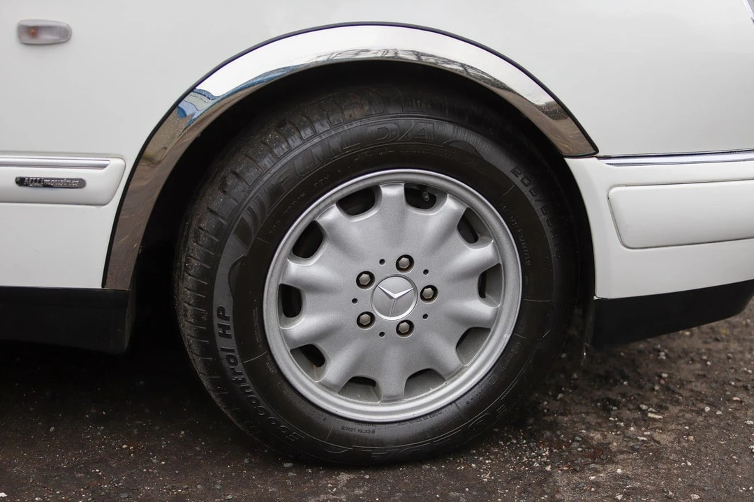1998 Mercedes-Benz W210 E-Class - Image 13 of 30