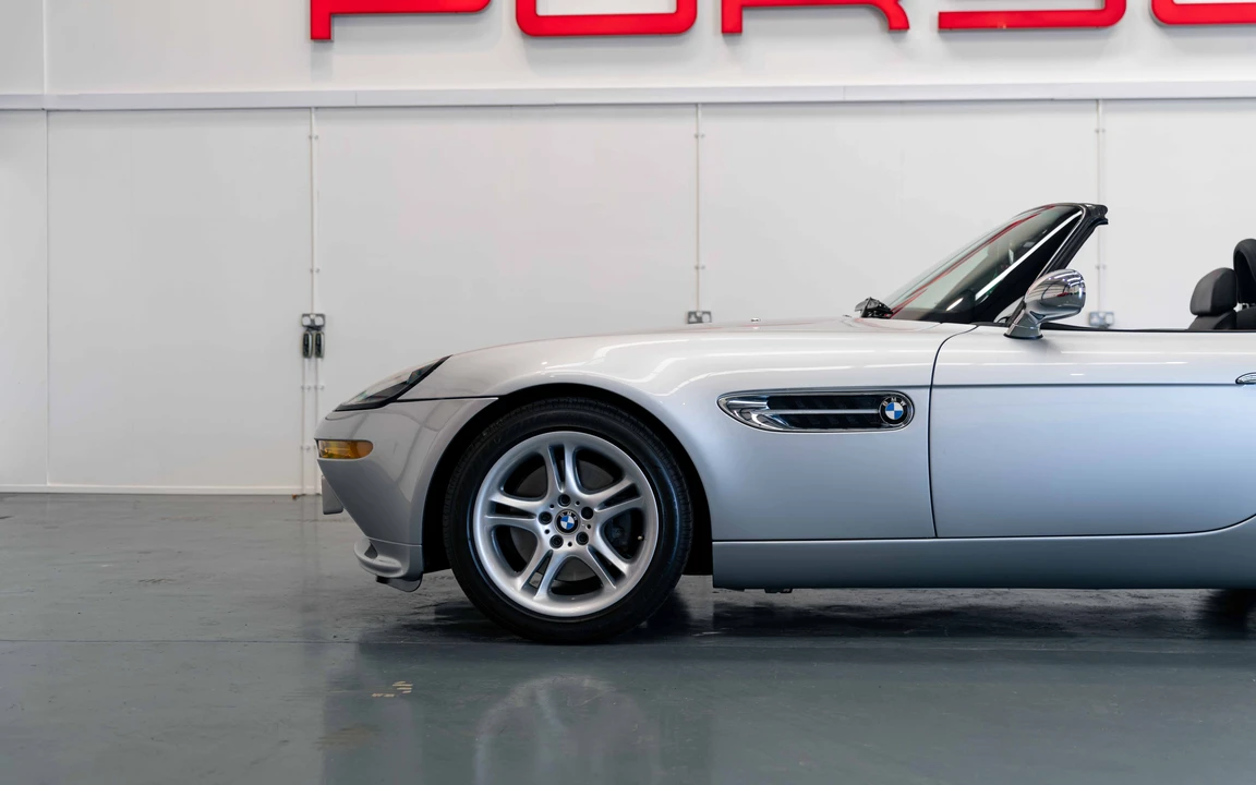 2000 BMW Z8 - Image 19 of 31