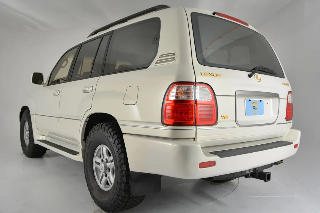 2000 Lexus LX 2nd Gen - Image 2 of 6