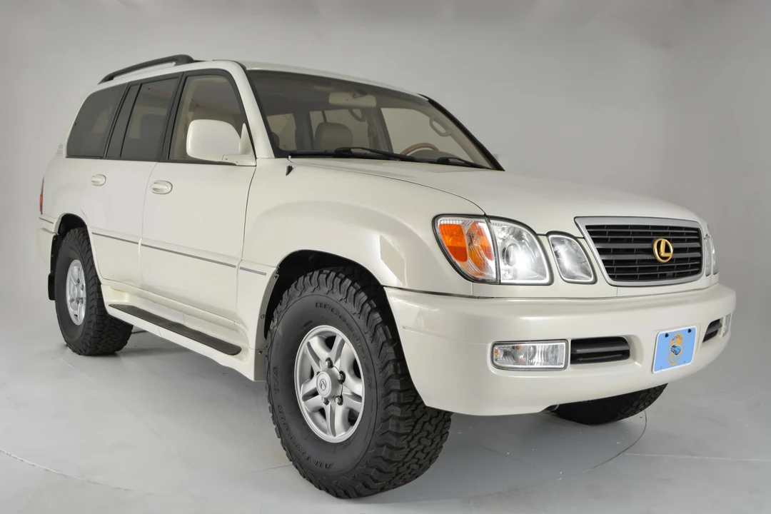 2000 Lexus LX 2nd Gen - Image 6 of 6