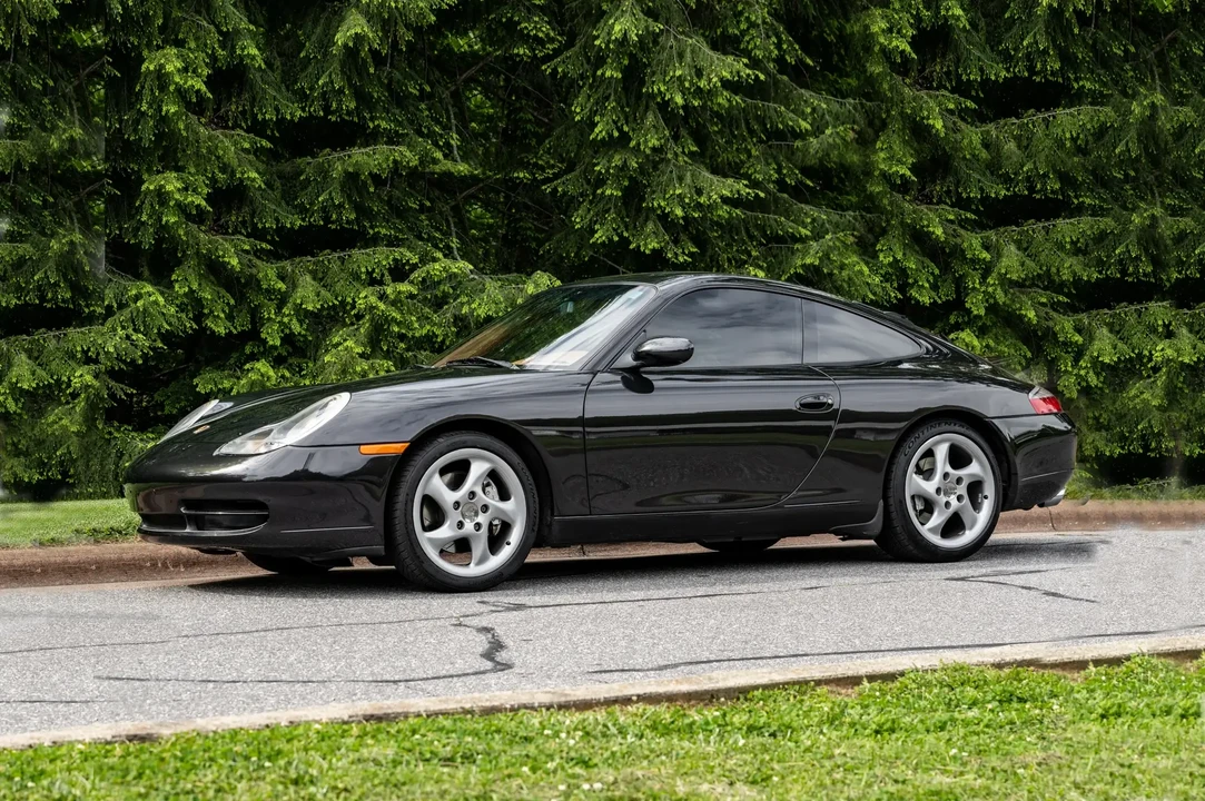 2000 Porsche 996 Carrera 4 - Image 2 of 6