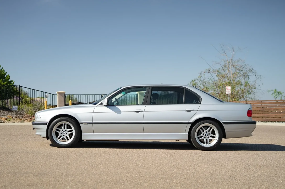 2001 BMW E38 7 Series - Image 3 of 6