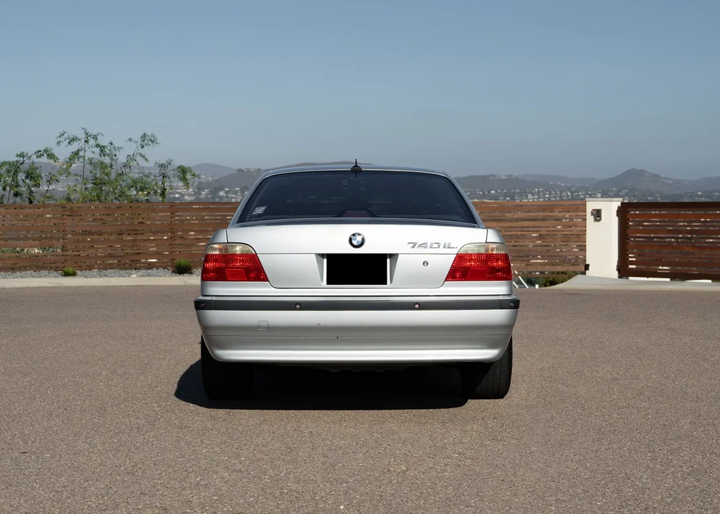 2001 BMW E38 7 Series - Image 6 of 6