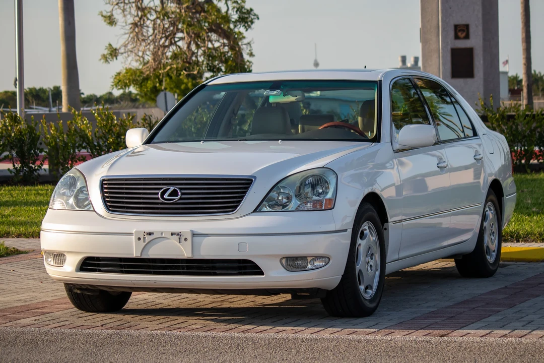 2001 Lexus LS 3rd Gen - Image 2 of 6