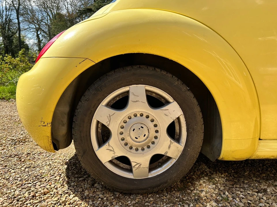 2001 Volkswagen New Beetle - Image 15 of 30