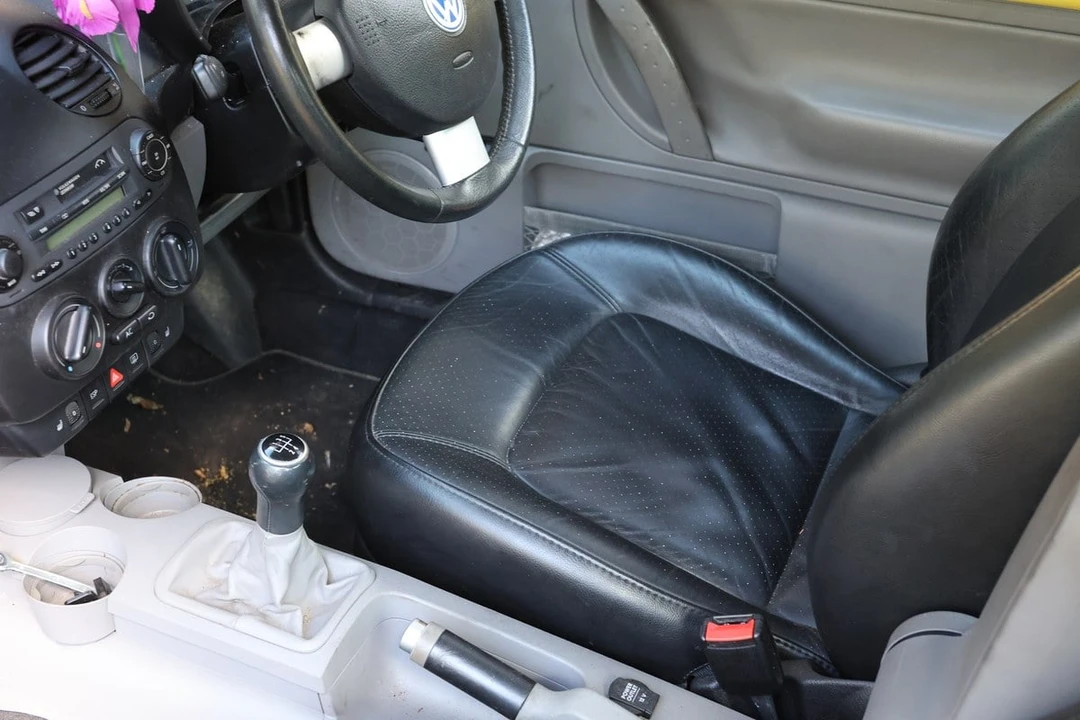 2001 Volkswagen New Beetle - Image 23 of 30