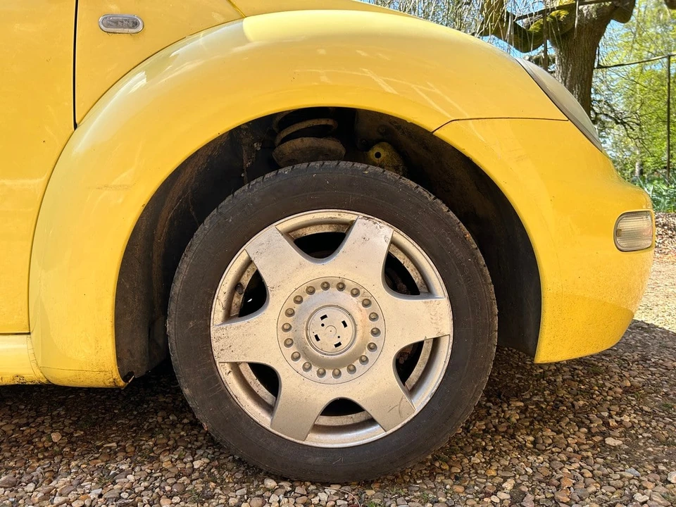 2001 Volkswagen New Beetle - Image 14 of 30