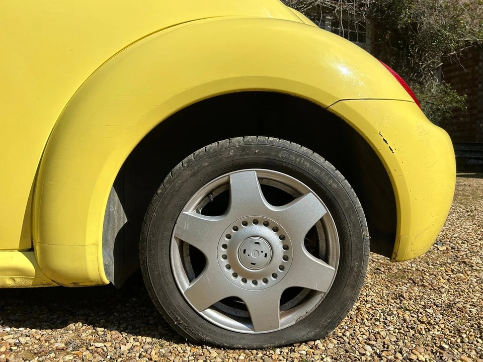 2001 Volkswagen New Beetle - Image 16 of 30