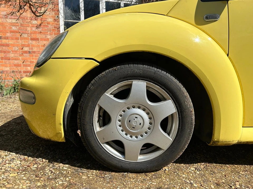 2001 Volkswagen New Beetle - Image 17 of 30