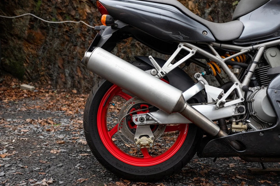 2002 Ducati 750 & 800 & 900 & 1000 - Image 15 of 30