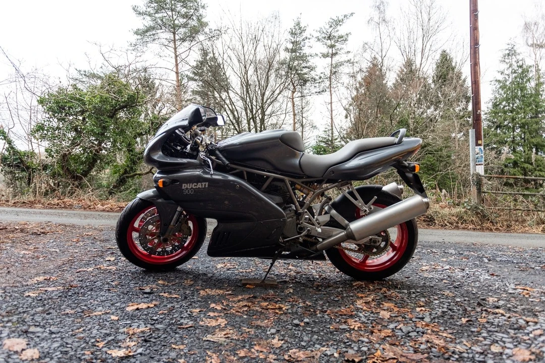 2002 Ducati 750 & 800 & 900 & 1000 - Image 9 of 30