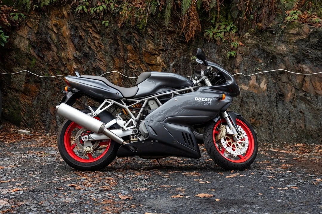2002 Ducati 750 & 800 & 900 & 1000 - Image 5 of 30