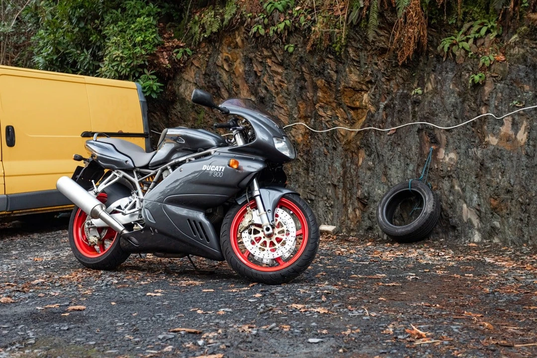 2002 Ducati 750 & 800 & 900 & 1000 - Image 12 of 30