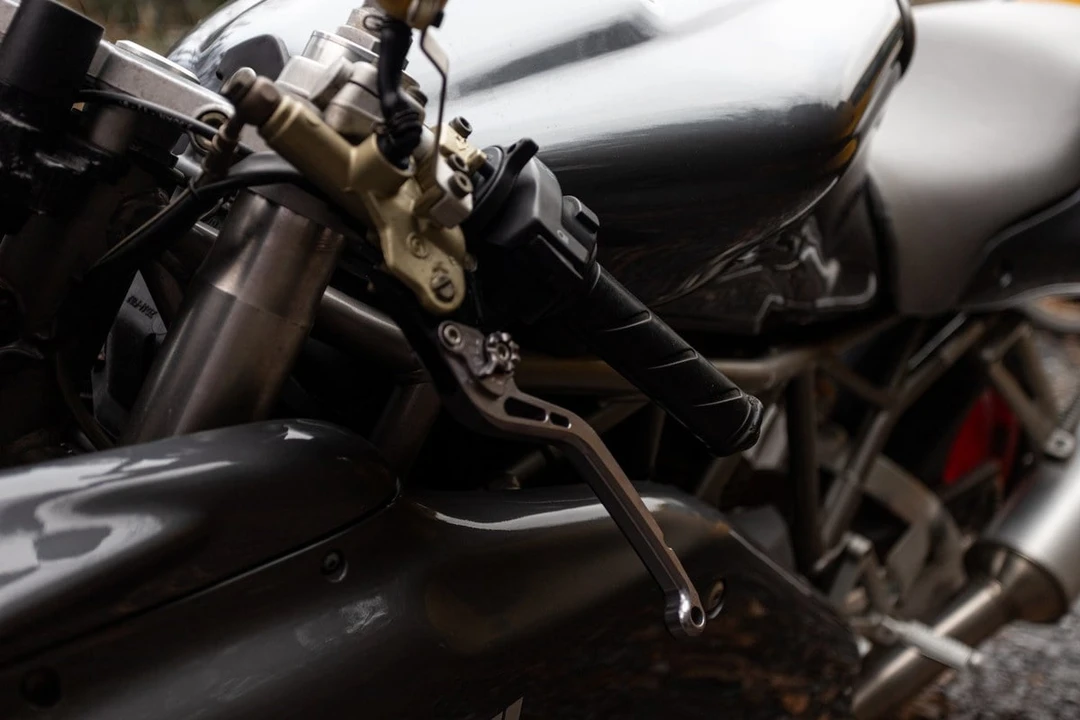 2002 Ducati 750 & 800 & 900 & 1000 - Image 29 of 30
