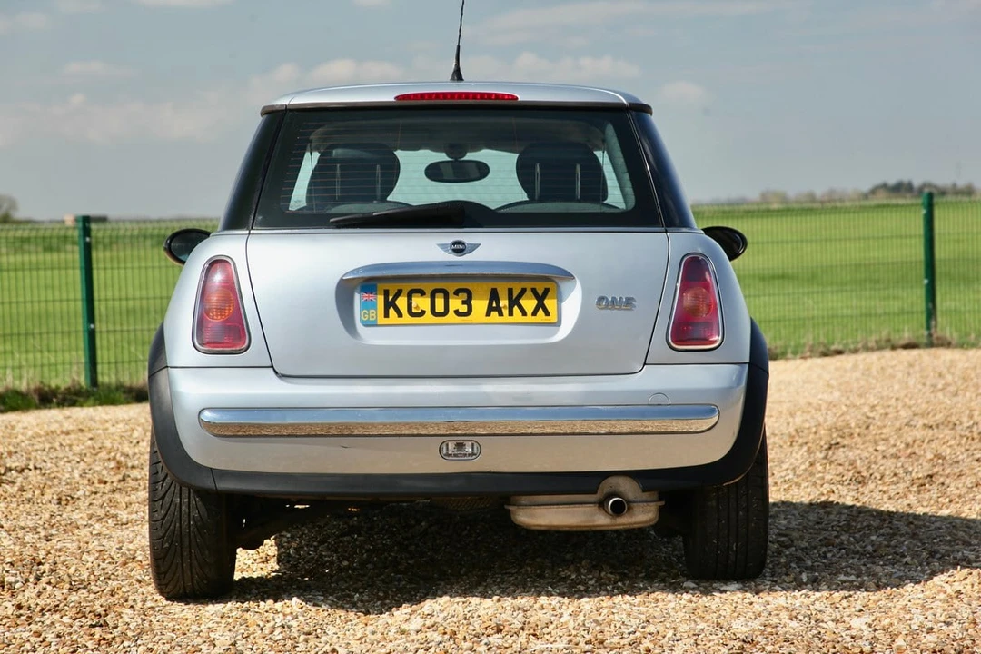 2003 Mini Mini 1st Gen - Image 15 of 30