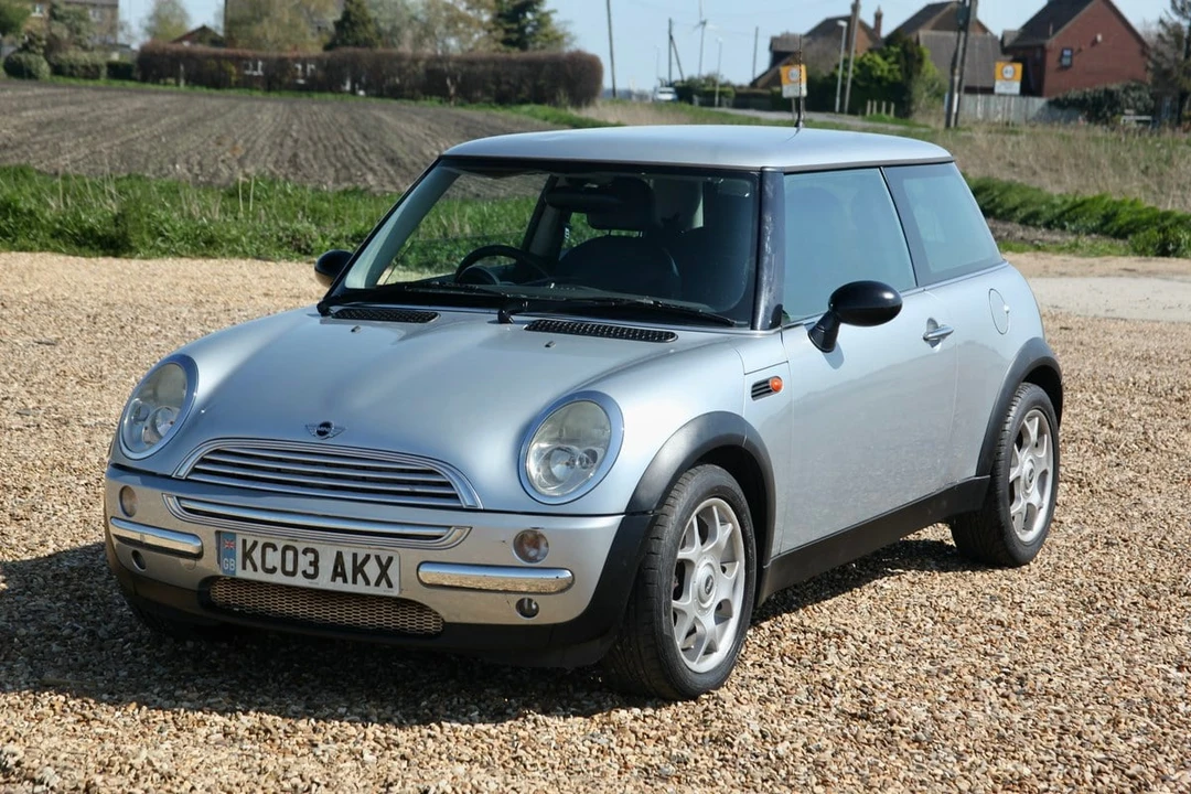 2003 Mini Mini 1st Gen - Image 9 of 30
