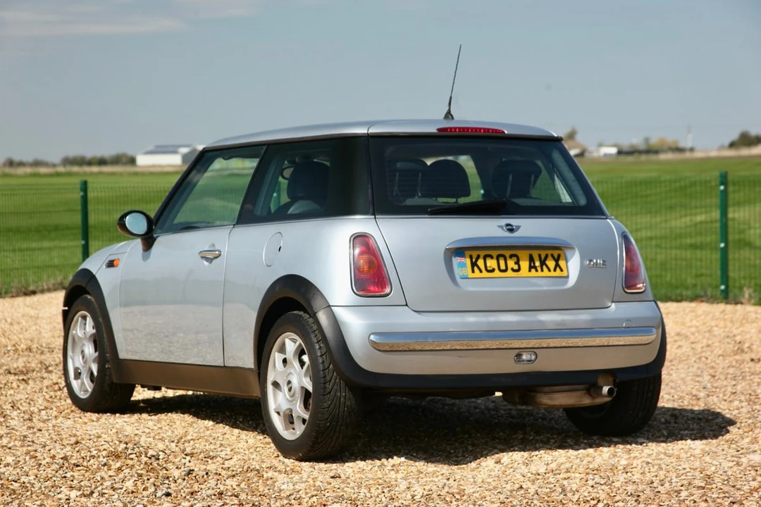 2003 Mini Mini 1st Gen - Image 16 of 30