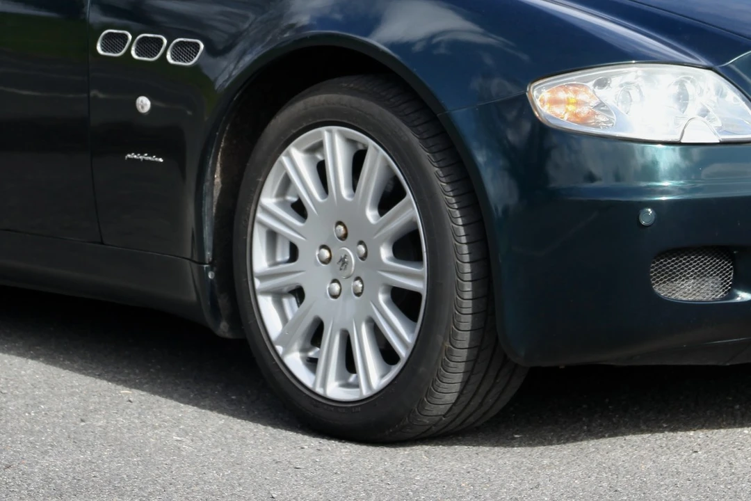 2004 Maserati Quattroporte 5th Gen - Image 16 of 30