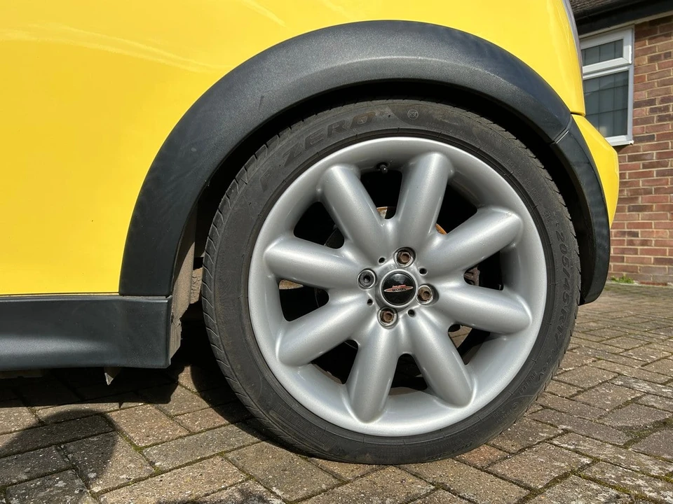 2004 Mini Mini Cooper S 1st Gen - Image 19 of 30