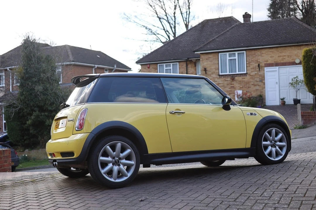 2004 Mini Mini Cooper S 1st Gen - Image 9 of 30
