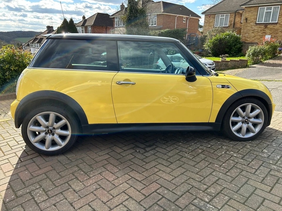 2004 Mini Mini Cooper S 1st Gen - Image 11 of 30