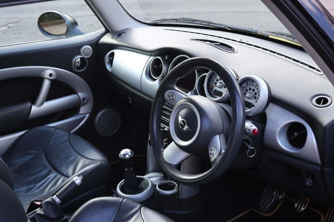 2004 Mini Mini Cooper S 1st Gen - Image 25 of 30