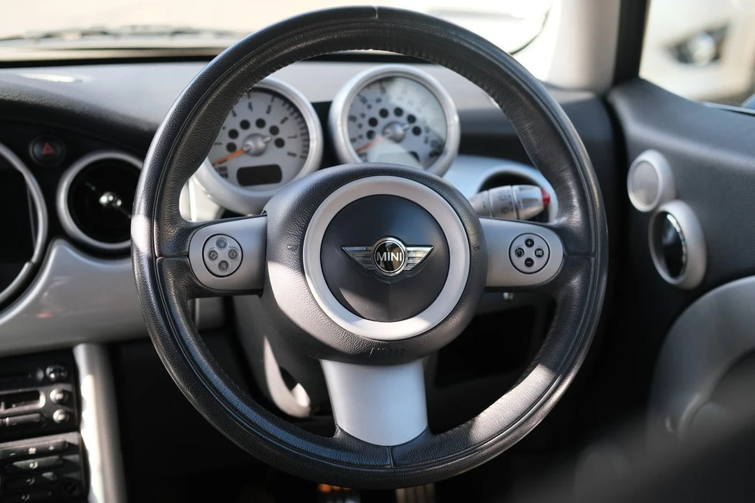 2004 Mini Mini Cooper S 1st Gen - Image 21 of 30