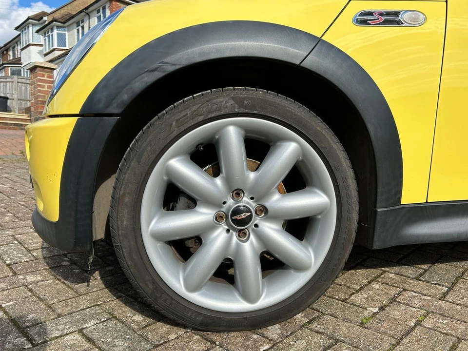 2004 Mini Mini Cooper S 1st Gen - Image 18 of 30