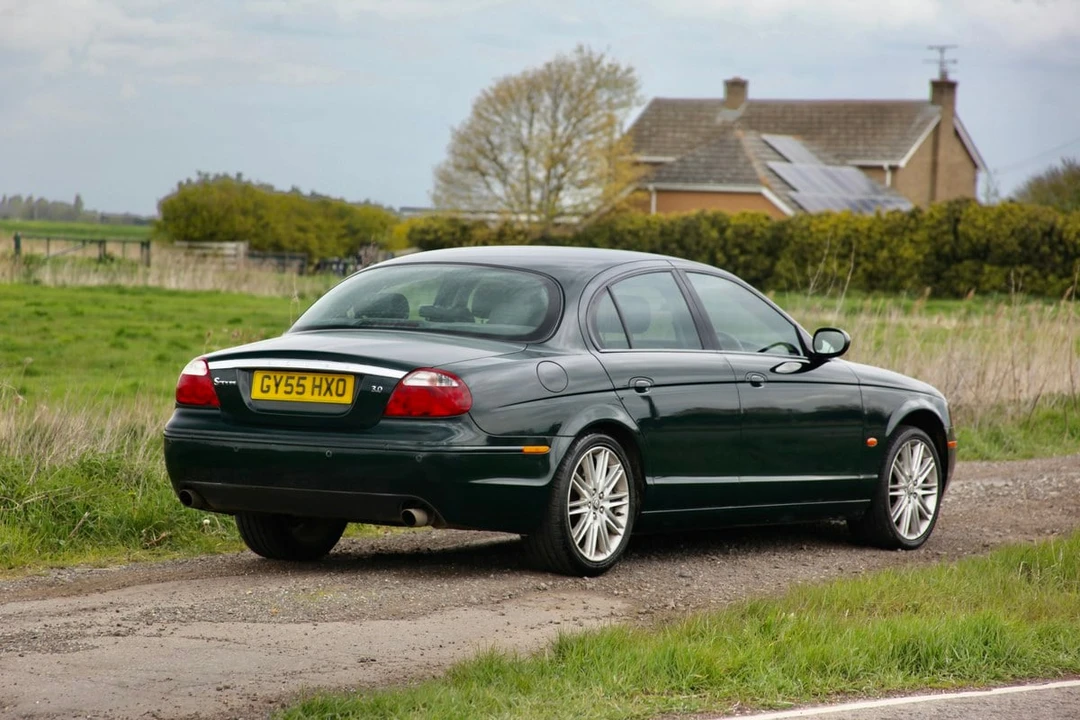 2005 Jaguar S-Type 2nd Gen - Image 9 of 30