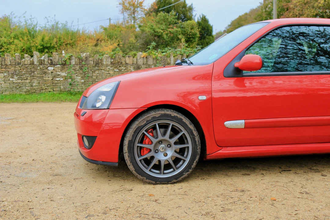 Renault Clio 2nd Gen - Image 31 of 31