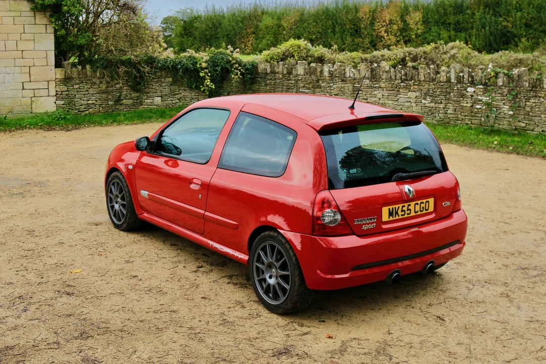 Renault Clio 2nd Gen - Image 29 of 31