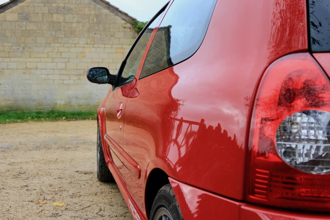 Renault Clio 2nd Gen - Image 28 of 31