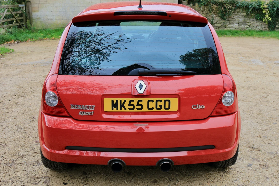 Renault Clio 2nd Gen - Image 27 of 31