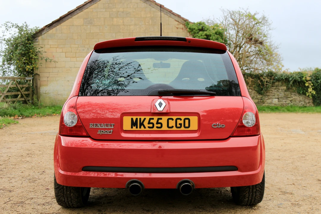 Renault Clio 2nd Gen - Image 26 of 31