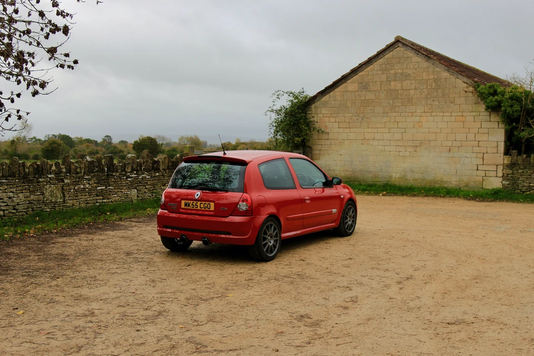 Renault Clio 2nd Gen - Image 25 of 31
