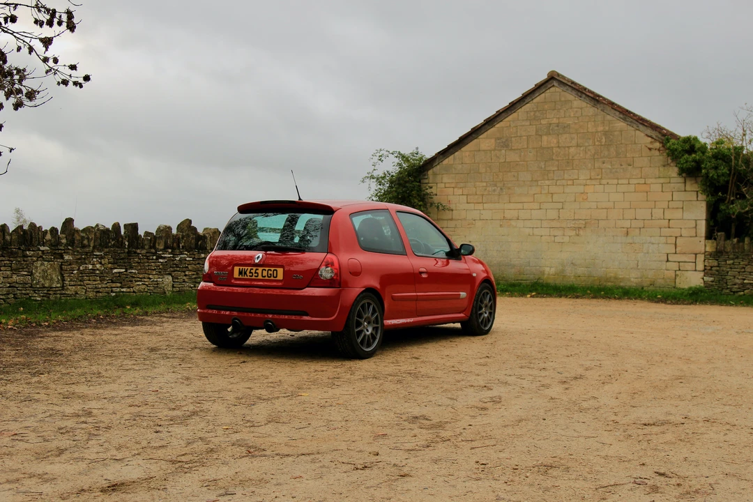 Renault Clio 2nd Gen - Image 24 of 31