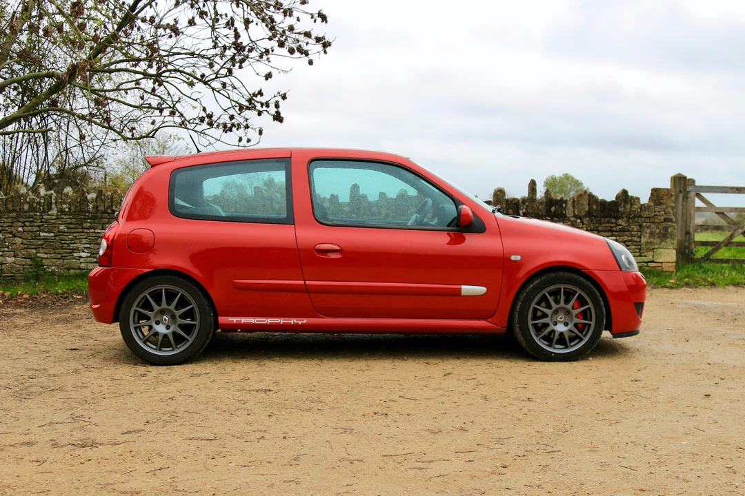 Renault Clio 2nd Gen - Image 22 of 31