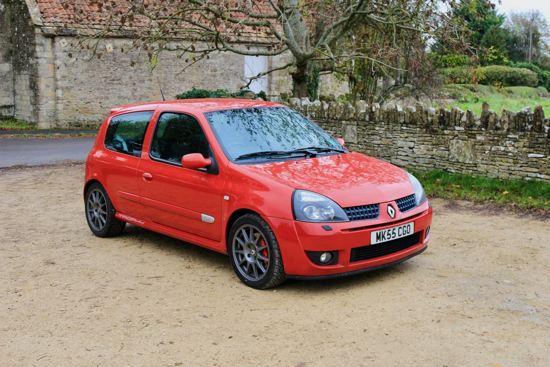 Renault Clio 2nd Gen - Image 21 of 31