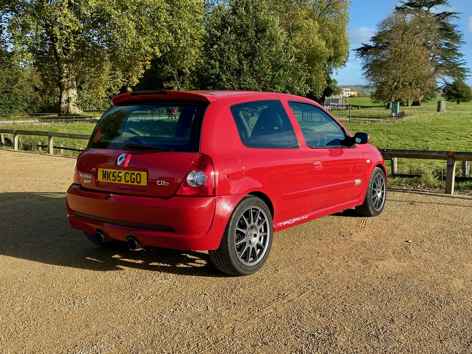 Renault Clio 2nd Gen - Image 19 of 31
