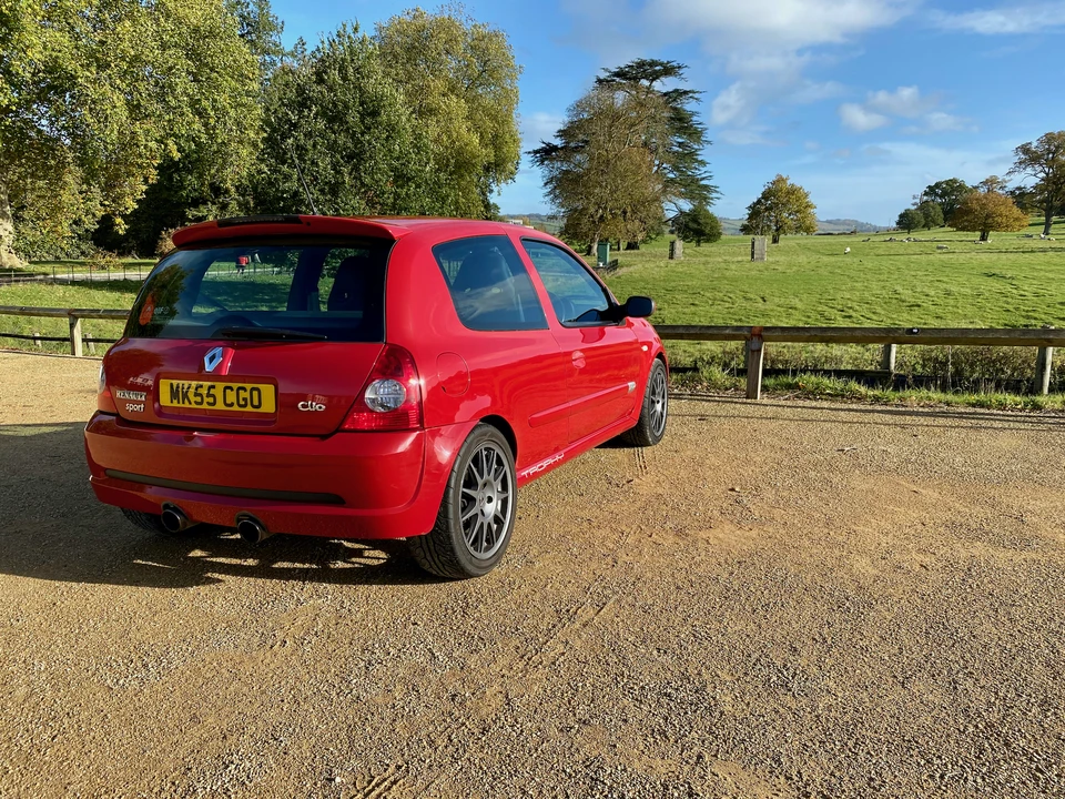 Renault Clio 2nd Gen - Image 18 of 31
