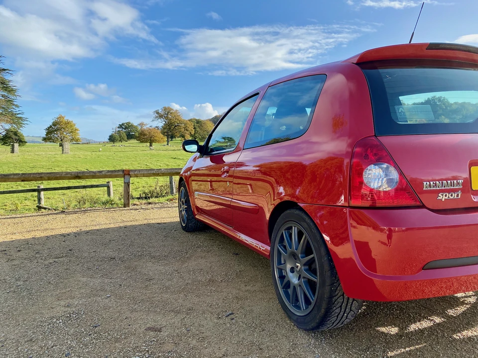 Renault Clio 2nd Gen - Image 17 of 31