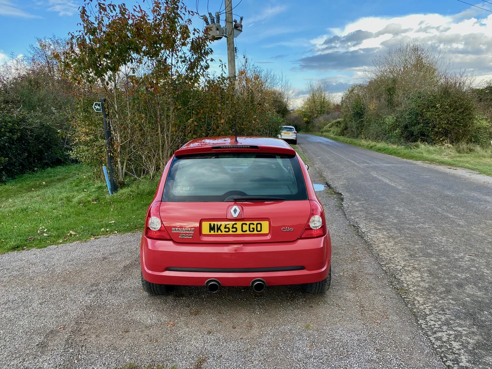Renault Clio 2nd Gen - Image 8 of 31