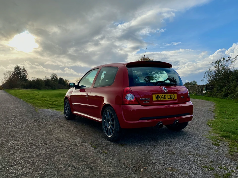 Renault Clio 2nd Gen - Image 5 of 31