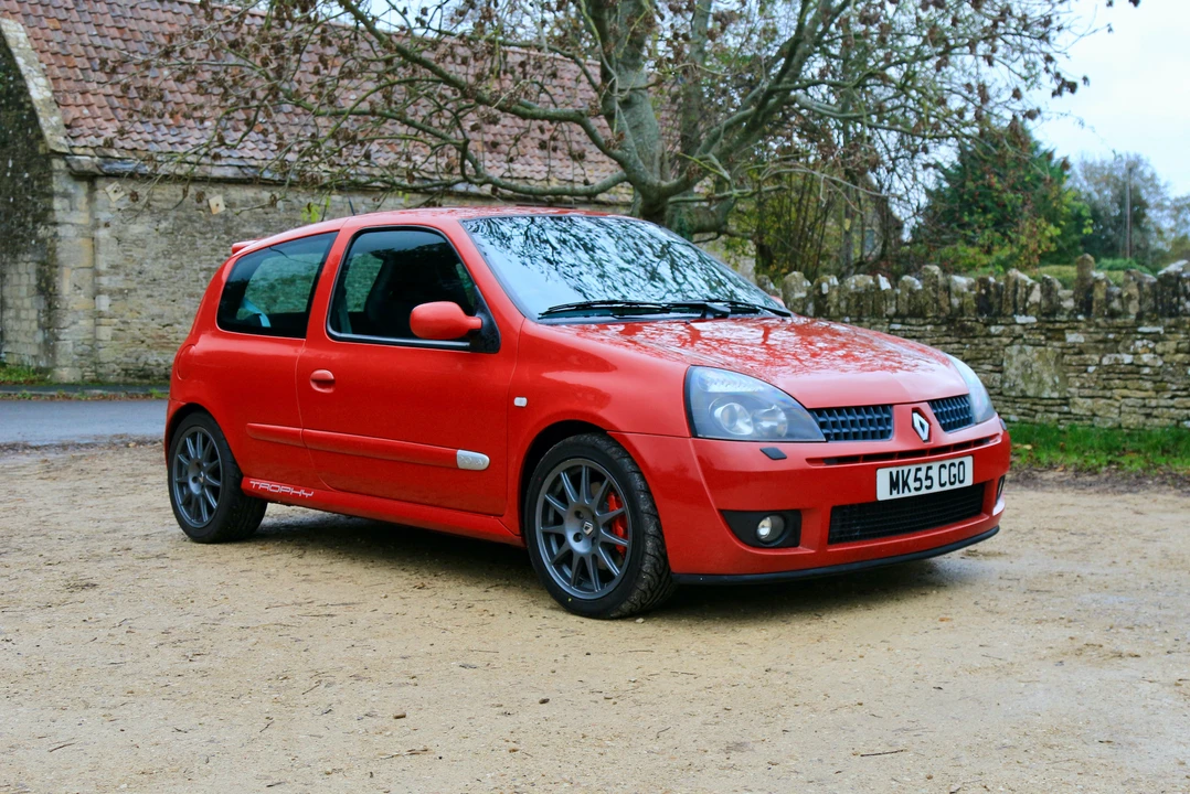 Renault Clio 2nd Gen - Image 3 of 31