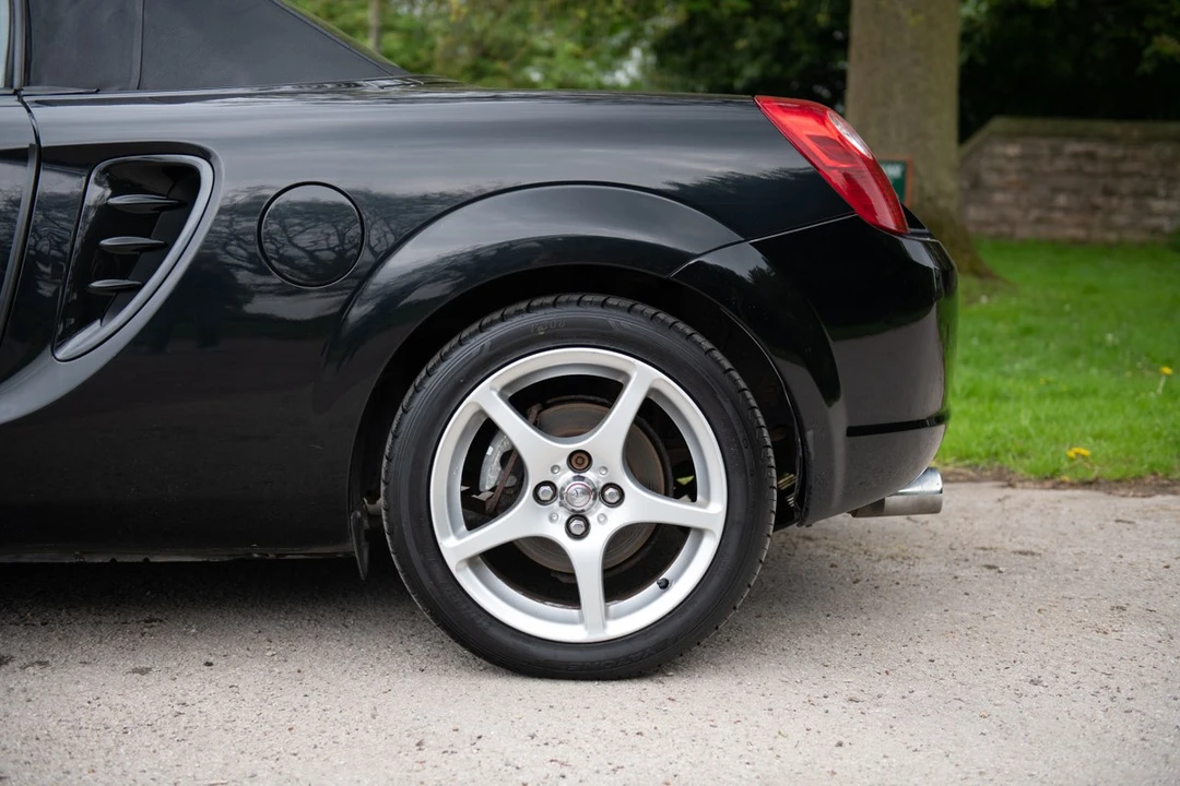 2006 Toyota MR2 Spyder/MR-S - Image 16 of 30