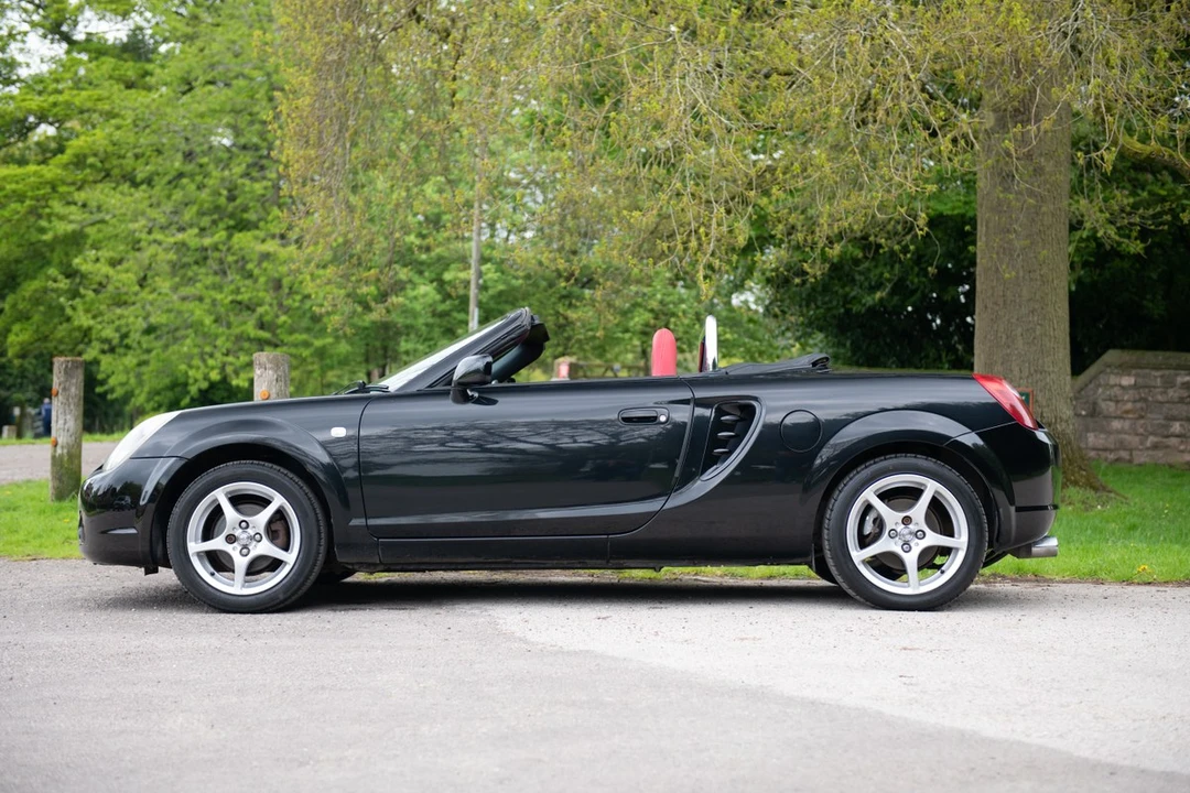 2006 Toyota MR2 Spyder/MR-S - Image 8 of 30