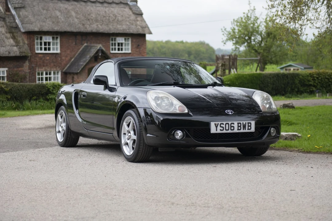2006 Toyota MR2 Spyder/MR-S - Image 11 of 30