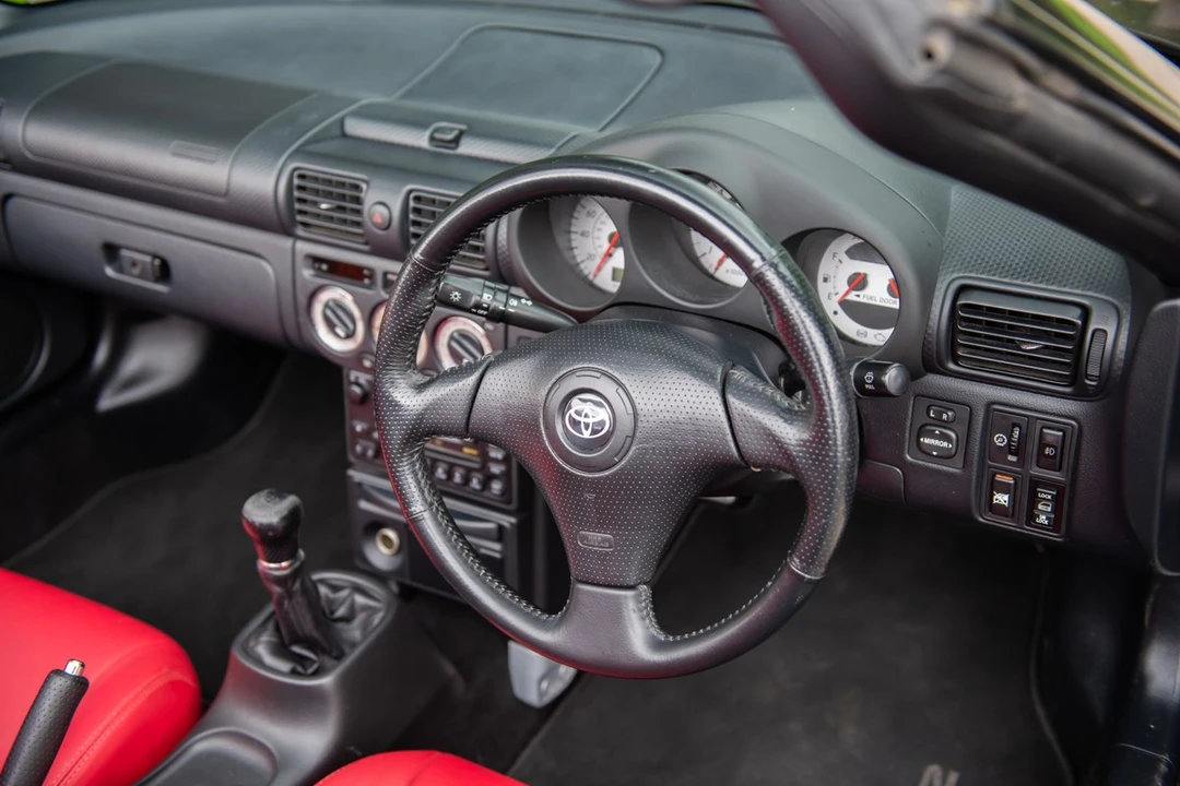 2006 Toyota MR2 Spyder/MR-S - Image 17 of 30