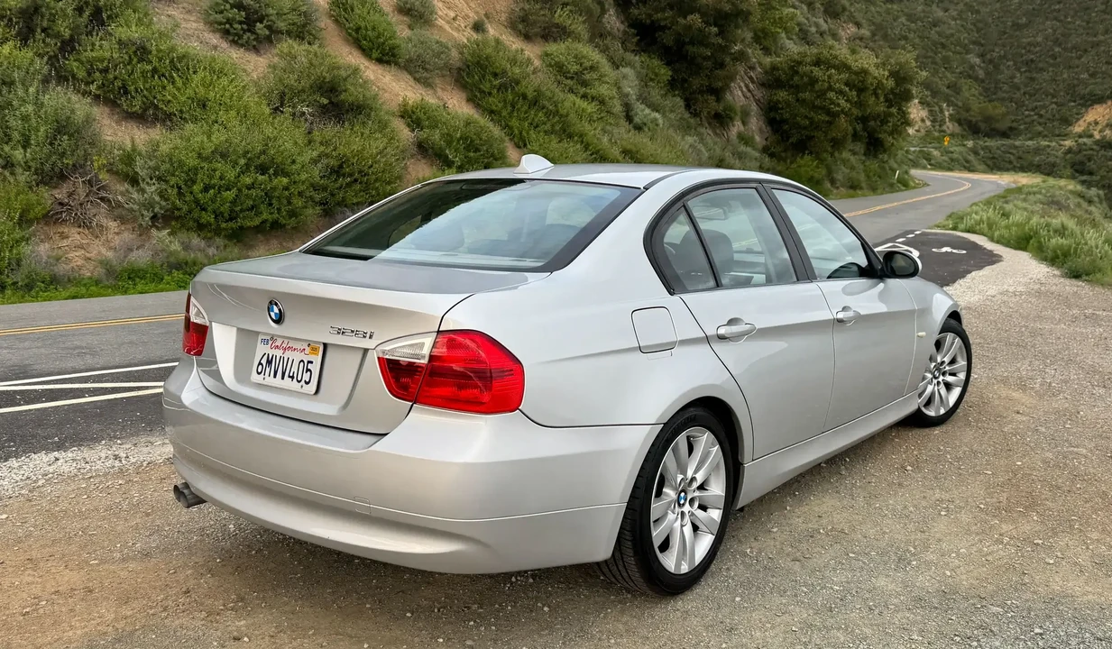 2007 BMW E90 3 Series Sedan - Image 5 of 6